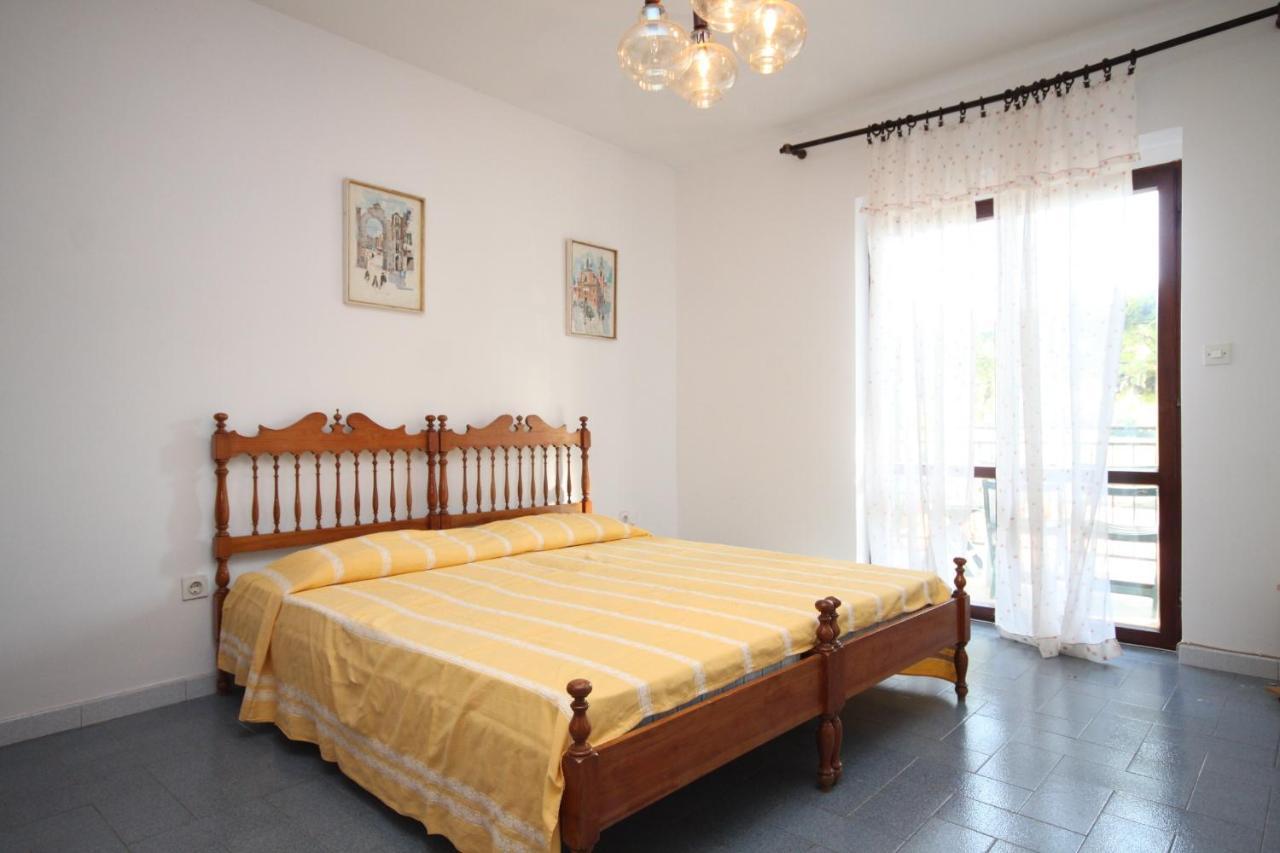 Apartments With A Parking Space Umag - 7094 ภายนอก รูปภาพ